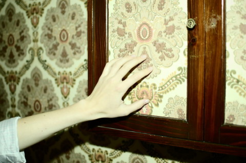 Wallpaper (Special Features) – 2