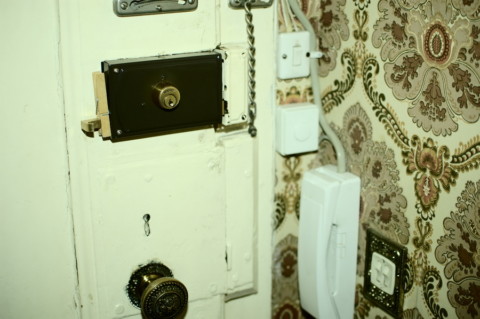 Wallpaper (Special Features) – 5