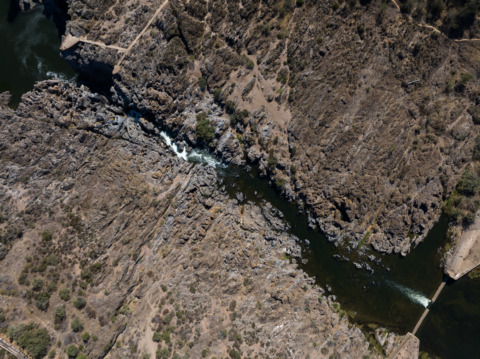 37°48’16.8741″N 7°37’59.5501″W